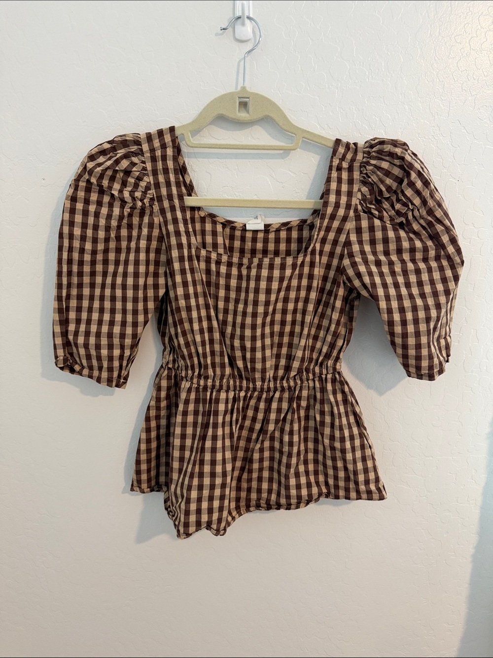 Melrose and Market Brown & Cream Gingham Puff-Sleeve Peplum Top